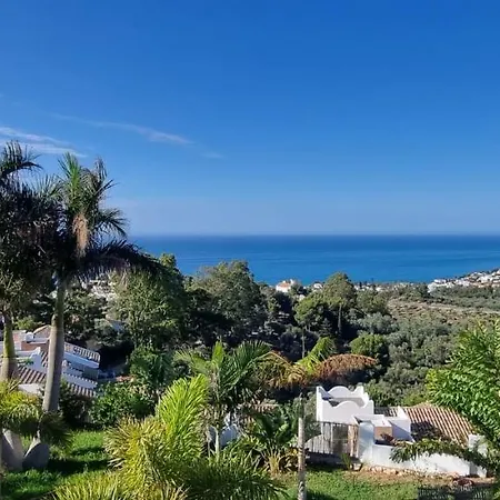 Bed & Breakfast In Eden Palm Бенальмадена
