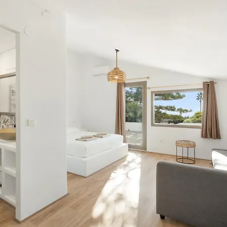 Bed & Breakfast In Eden Palm