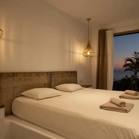 Bed & Breakfast In Eden Palm