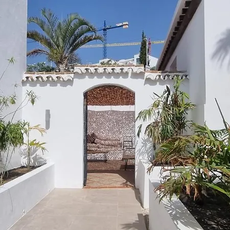 Bed & Breakfast In Eden Palm Pensión *