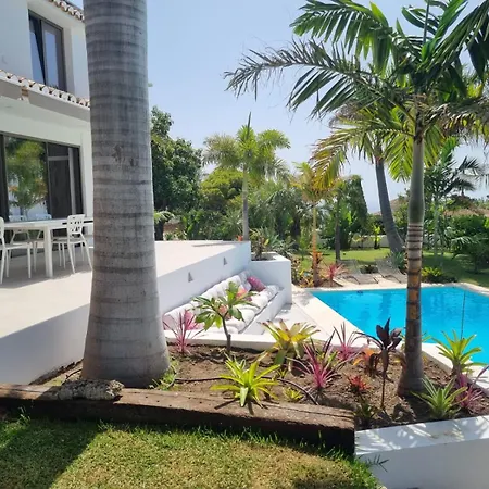 Bed & Breakfast In Eden Palm Pensión